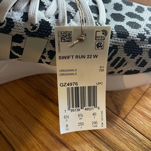 NWT Adidas Swift Run 22 W - Picture 5 of 5
